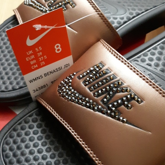 LAST PAIR CUSTOM Gold Nike Benassi Slides - Picture 4 of 4